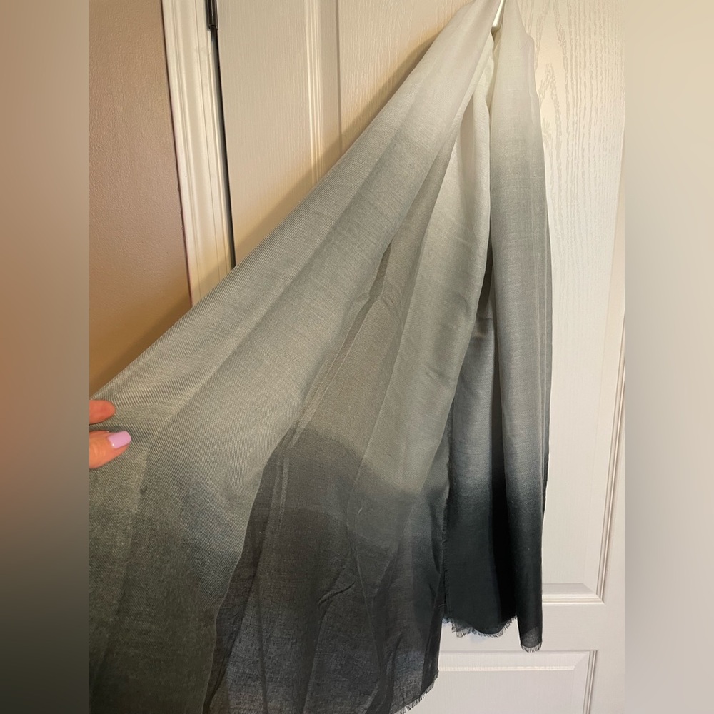 Cushnie Scarf/Shawl. Ombré (NWOT)